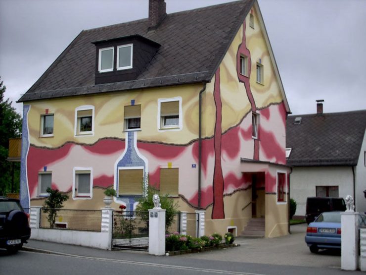 Покраска фасада, стен дома снаружи